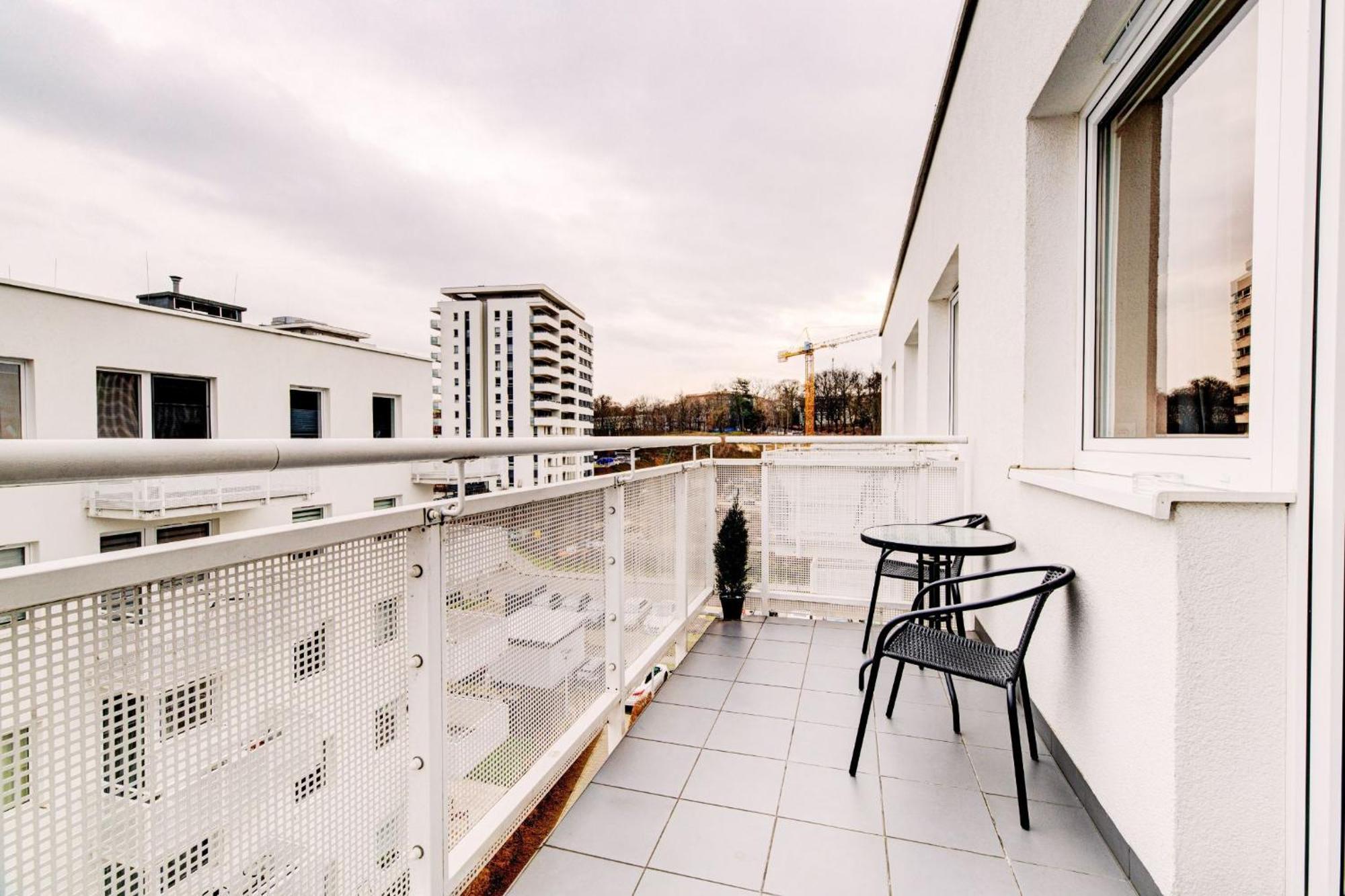 Allure Nautica Aparthotel Щецин Экстерьер фото